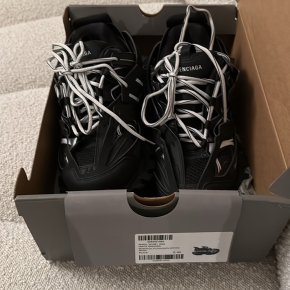 Balenciaga Track Sneakers. Worn Once!! Box, Dust Bag Included. Size 44. - Picture 17 of 17